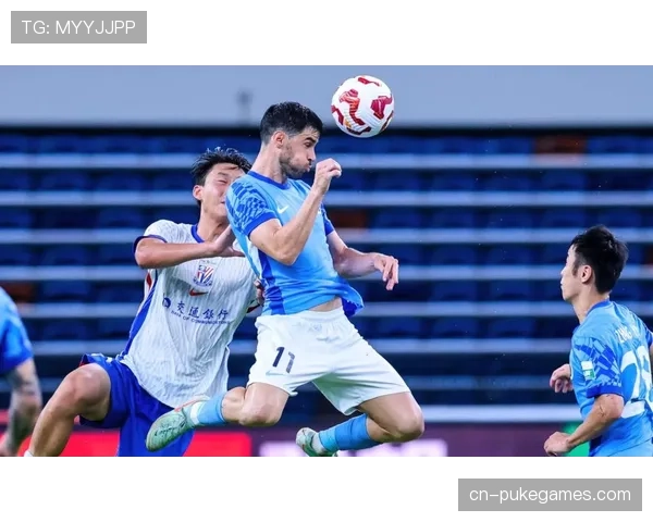 【2026年4月中超联赛·赛中·花絮申花球迷远征济南，奥体中心外聚集助威