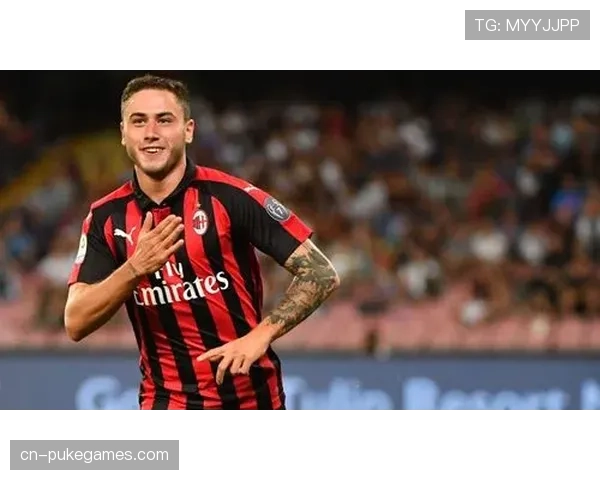 官方:AC米兰与队长卡拉布里亚完成续约,新合同至2029年 官方:AC米兰与队长卡拉布里亚完成续约,新合同至2029年